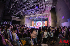 商圈变赛场！长沙1500余名少年街头斗舞