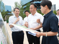 蔡锋调研环植物园片区工作