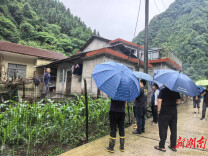 闻“汛”而动 筑牢防线——永定区天门山镇全力以赴做好防汛抢险工作