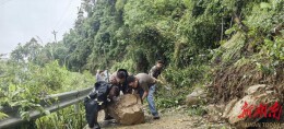 辰溪县柿溪乡高效处置山体滑坡险情 半小时恢复道路通行