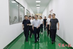周振宇调研新材料新能源产业发展