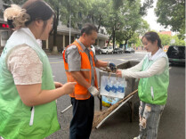 常德民政社工携手多方，把清凉送到群众心坎上