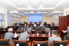 株洲中院聘任“银发法官”助力先行调解