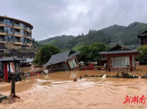 党旗在防汛抗灾一线高高飘扬｜快速处置果断转移，通道成功避险10余人