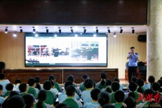 南县交警进校园 为青春筑牢“骑”行安全线