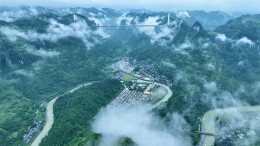 晨雾矮寨 山水画卷