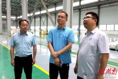 宁远县：毛政调研园区发展工作