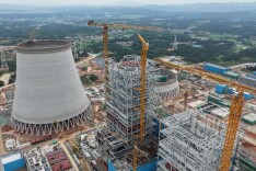 103.5吨“脊梁”精准落座，岳州电厂1号锅炉钢结构主体框架成型