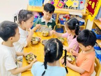 巧手自理  快乐自主 芙蓉区教育局八一路幼儿园开展幼儿自理能力展示养成教育活动