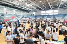 全国60余所高校齐聚汨罗一中，千名学子“家门口”对话招生官