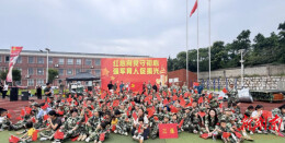 长沙梅花岭社区开展沉浸式国防教育亲子活动