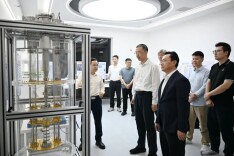 周健调研新区研发机构