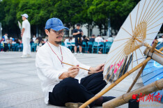 以扇为媒，传承白石艺术！这场百人画扇活动在湖南科技大学举行