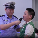 鹤城区：健康科普进校园 交警宣讲暑期交通安全知识
