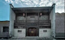 徐亚平：东正街的红色回响