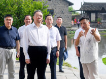 毛万春在怀化调研