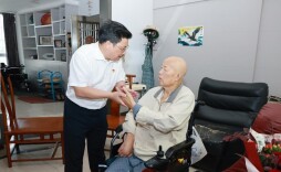 情系老党员，湖南中医药大学开展七一节前走访慰问活动