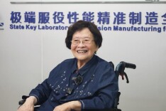 芙蓉国评论 | 认准了就掘地三尺，干出个名堂来
