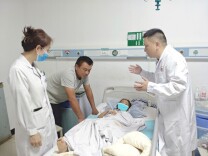 “孩子等不起！”湖南专家紧急赴疆为11岁女孩“修肾”