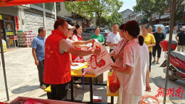 党建引领聚同心 民族团结护青苗 ——绥宁县关峡苗族乡开展综合宣传志愿服务