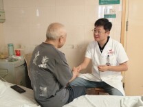 健康视点｜“AI问诊”与“真实诊疗”，如何寻找更优解