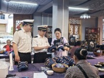 马斯克儿子带火的同款虎头帽，刚刚从湖南十八洞村发往美国