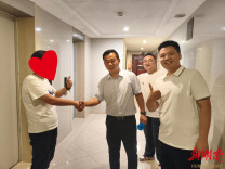 月亮岛街道黄狮岭社区：夜访解民忧 化解两年噪音烦心事