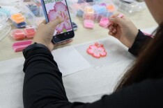 粒粒廉豆 颗颗愈心——长沙民政职院艺术学院开展廉洁思政+心理疗愈拼豆主题比赛