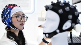 人民日报聚焦：无创接入，脑机接口迎来更多可能
