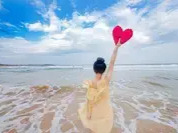 十几块的旅拍“次抛衣”热销 专家提醒：暗藏健康隐患