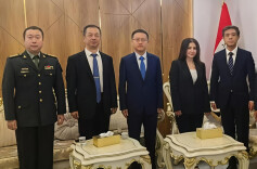 新任中国驻伊拉克大使向波抵伊履新