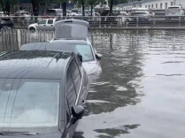 抚顺遇特大暴雨致3人死亡，社会秩序已逐步恢复，大量私家车成“泡水车”