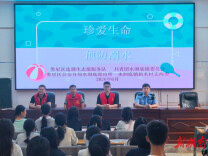 娄星区选调生志愿服务队开展校园微党课宣讲活动