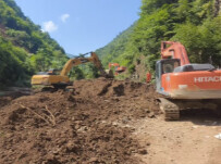 甘肃宕昌山体滑坡已找到21人 5人经抢救无效死亡