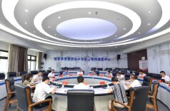 贺辉调研群众身边不正之风和腐败问题集中整治工作
