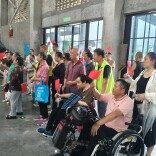 芦淞区残联组织残障朋友走进清水塘工业遗址感受城市变迁