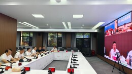 何朝晖：全力确保洪峰平稳过境 坚决守护群众生命财产安全