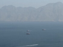 霍尔木兹海峡油轮通行“基本停止”
