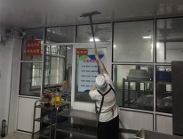 南县厂窖镇中学：抓实暑期后勤保障 食堂卫生 “提档升级”