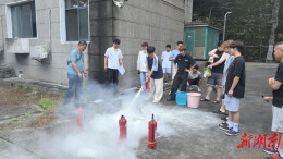 南华大学机械工程学院开展灭火器实操演练