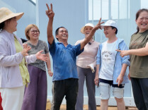 5位爱心姐妹为残疾菜农建新居，善举奖金继续帮他改善生活丨26℃