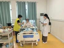 长期照护师“上新”，能否解千万失能家庭之困