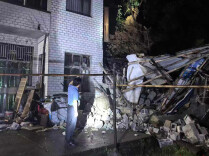 “汛”速行动 | 暴雨夜后山垮塌封路困人，梅城镇党员干部火速救援筑起“安全堤坝”