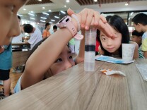 造个神奇净水器！南湖社区这节科普课孩子们直呼“好玩”