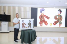 长沙皮影艺人还原“古代湘超”