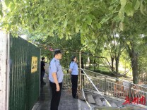 冷水江派出所开展防汛巡逻工作