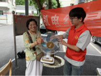 修家电、装路灯、访老兵 马坡岭社区三件实事暖民心