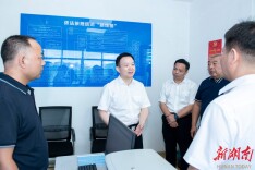 何朝晖深入娄星区部分街道综治中心调研：优化办事流程 推动矛盾就地化解
