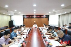 刘迟辉主持召开区党代会工作报告征求意见座谈会