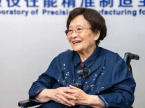 专访“七一勋章”获得者钟掘 90岁仍坚守科研一线“思想不退休”